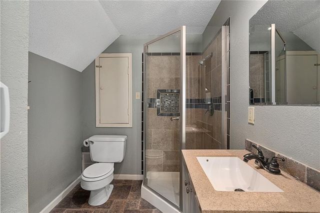 12727 Oakland Avenue, Grandview, MO 64030