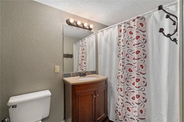 12727 Oakland Avenue, Grandview, MO 64030
