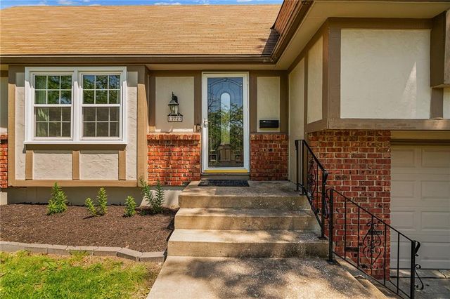 12727 Oakland Avenue, Grandview, MO 64030