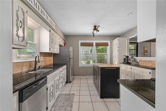 12727 Oakland Avenue, Grandview, MO 64030