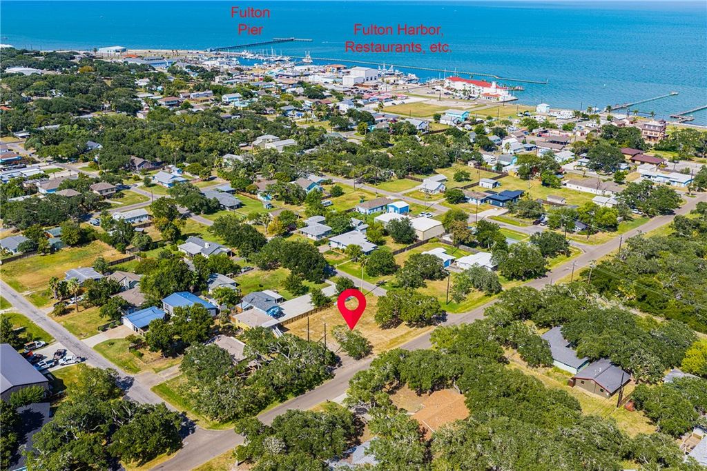 317-A S Fifth St, Rockport, TX 78382 — photo 3