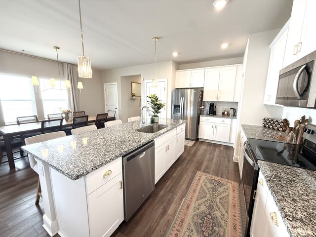 4352 Skyridge Dr, Nashville, TN 37207