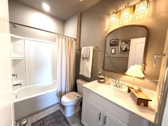 4352 Skyridge Dr, Nashville, TN 37207