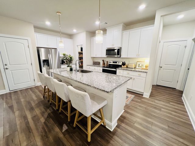 4352 Skyridge Dr, Nashville, TN 37207