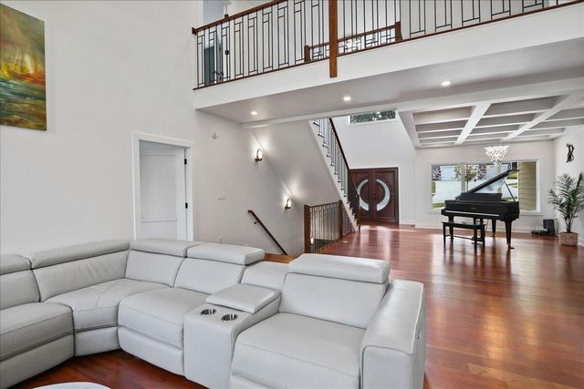 914 Lillian Russell Court, Crown Point, IN 46307