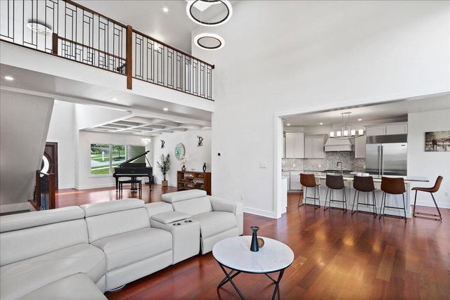 914 Lillian Russell Court, Crown Point, IN 46307