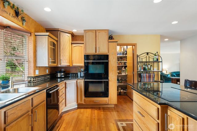 341 E Rainier Court, Allyn, WA 98524