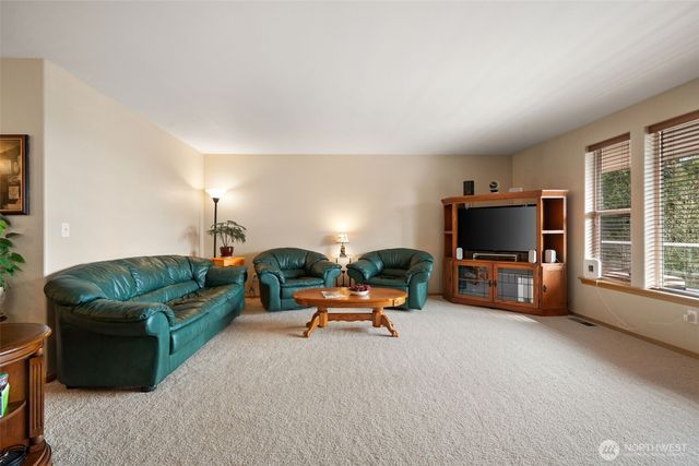 341 E Rainier Court, Allyn, WA 98524