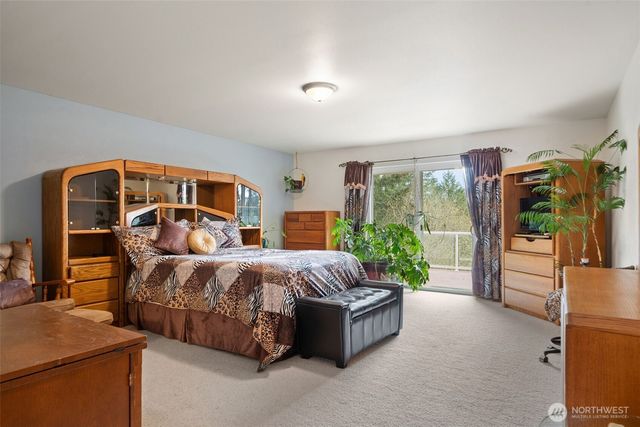 341 E Rainier Court, Allyn, WA 98524