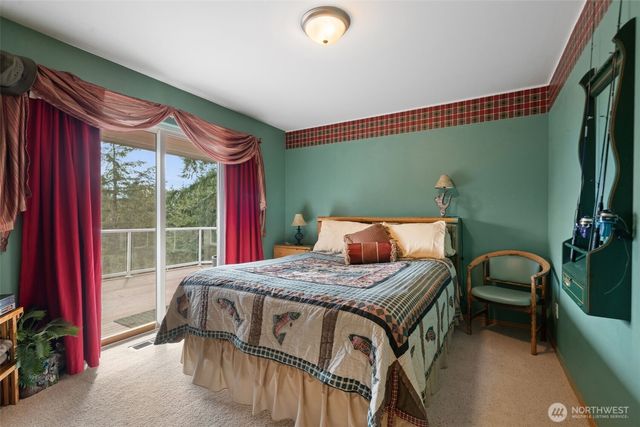 341 E Rainier Court, Allyn, WA 98524
