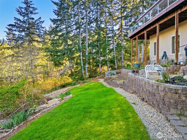 341 E Rainier Court, Allyn, WA 98524