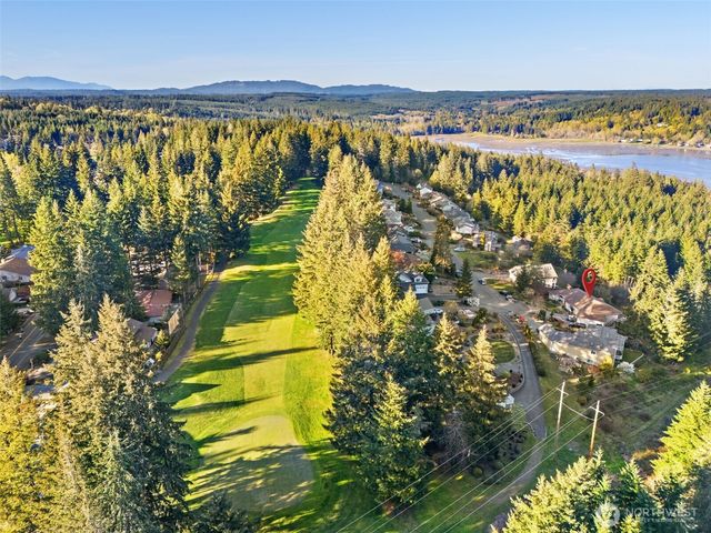 341 E Rainier Court, Allyn, WA 98524