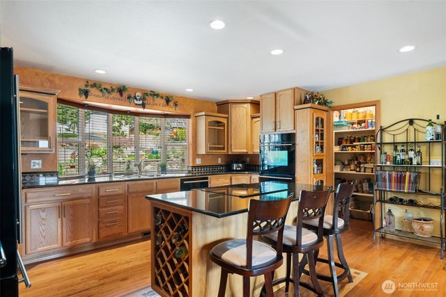 341 E Rainier Court, Allyn, WA 98524