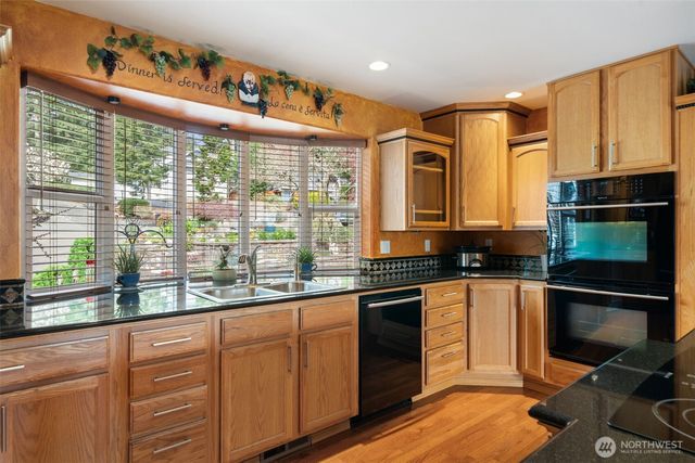 341 E Rainier Court, Allyn, WA 98524