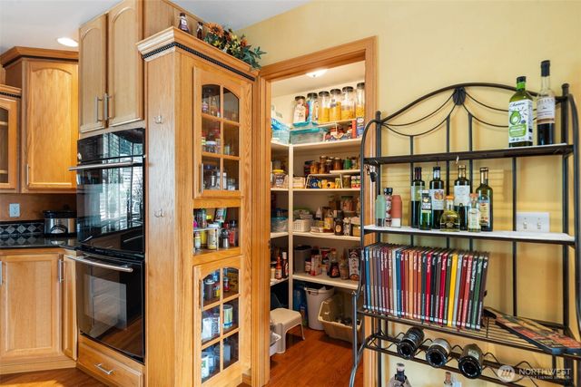 341 E Rainier Court, Allyn, WA 98524