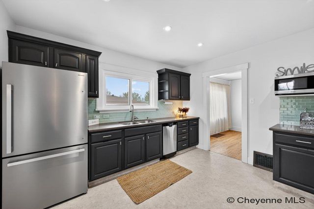 2615 EVANS AVE, Cheyenne, WY 82001