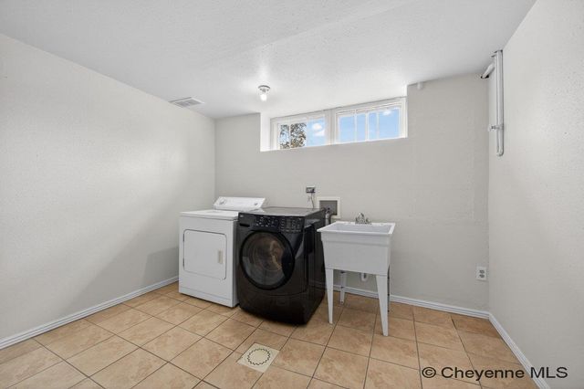 2615 EVANS AVE, Cheyenne, WY 82001