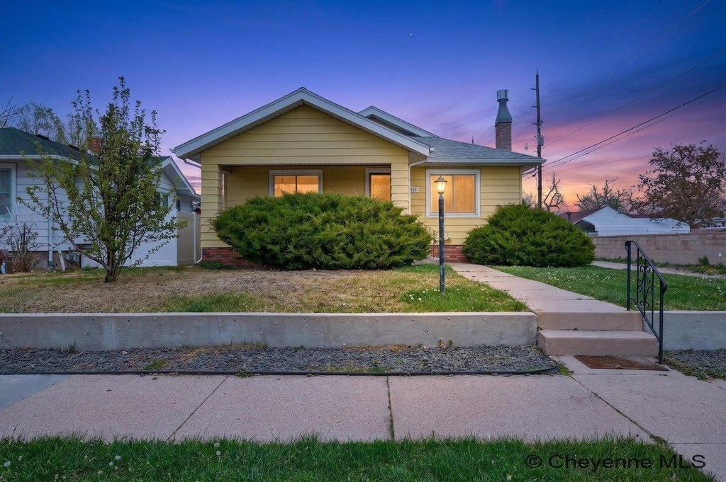 2615 EVANS AVE, Cheyenne, WY 82001