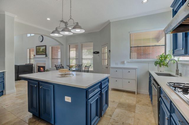 301 Winding Oak Lane S, League City, TX 77573