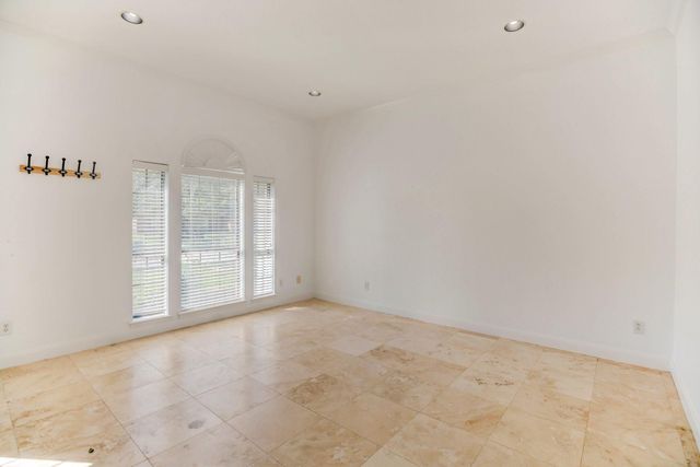 301 Winding Oak Lane S, League City, TX 77573