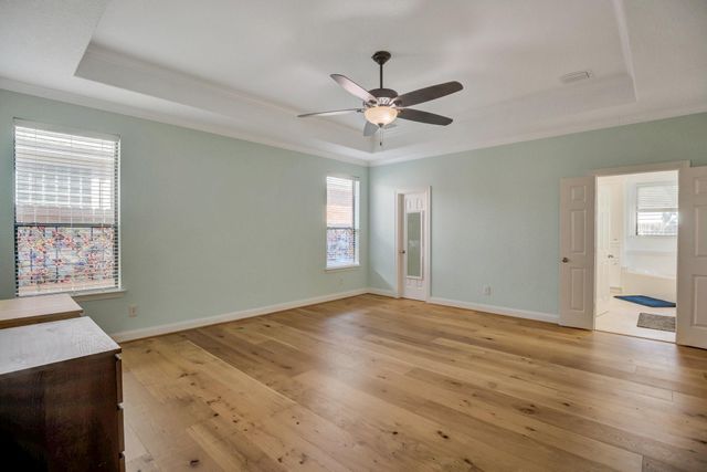 301 Winding Oak Lane S, League City, TX 77573