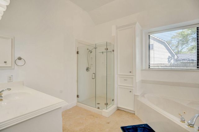301 Winding Oak Lane S, League City, TX 77573