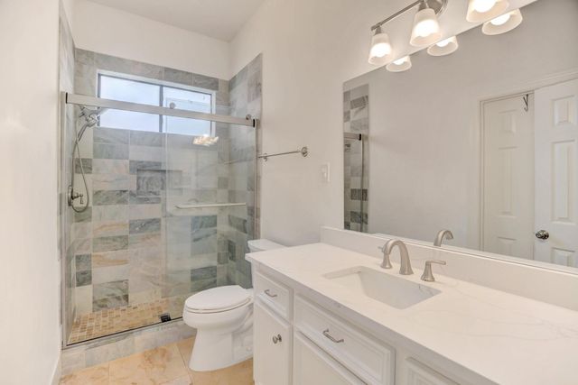 301 Winding Oak Lane S, League City, TX 77573