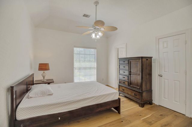301 Winding Oak Lane S, League City, TX 77573