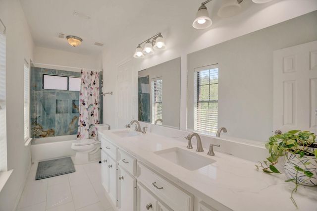 301 Winding Oak Lane S, League City, TX 77573