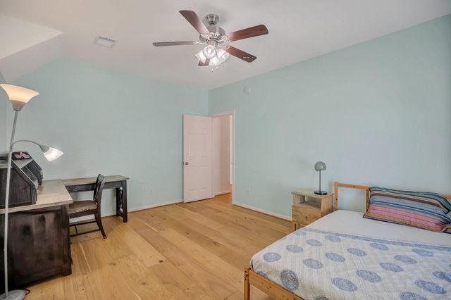 301 Winding Oak Lane S, League City, TX 77573