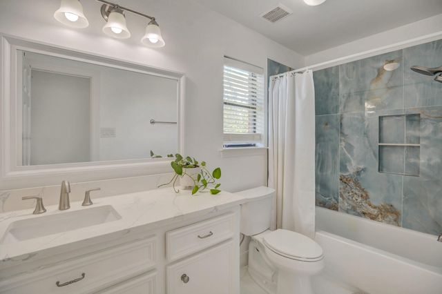 301 Winding Oak Lane S, League City, TX 77573