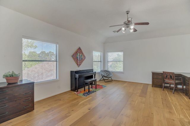 301 Winding Oak Lane S, League City, TX 77573