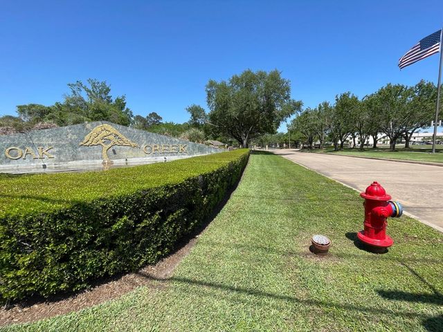 301 Winding Oak Lane S, League City, TX 77573