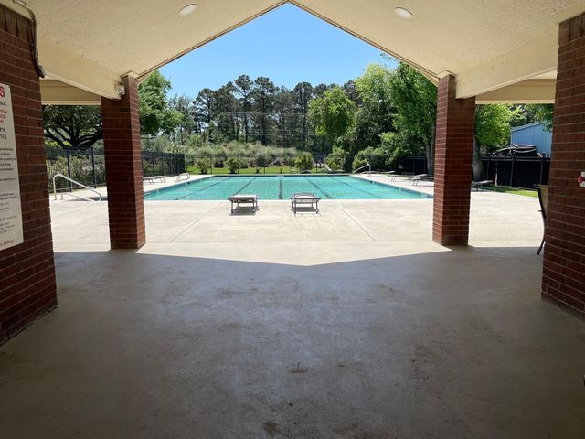 301 Winding Oak Lane S, League City, TX 77573