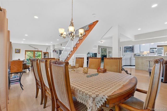 10 Sunrise Drive, Putnam Valley, NY 10579