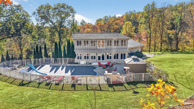 10 Sunrise Drive, Putnam Valley, NY 10579