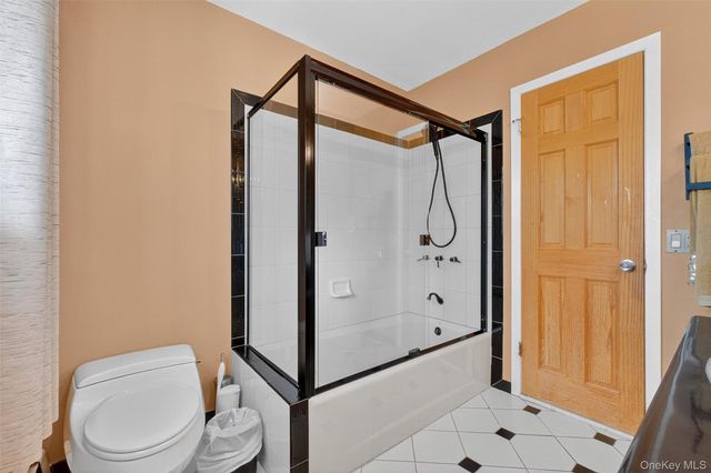 10 Sunrise Drive, Putnam Valley, NY 10579