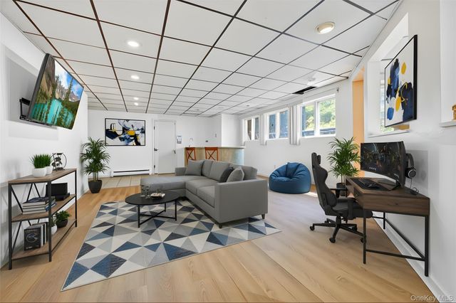 10 Sunrise Drive, Putnam Valley, NY 10579