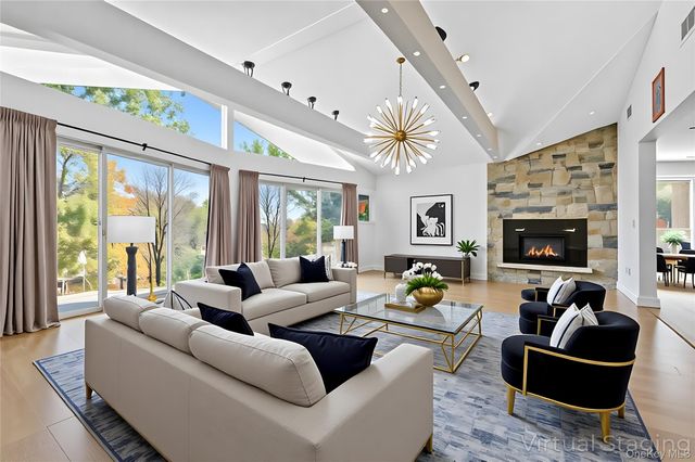 10 Sunrise Drive, Putnam Valley, NY 10579