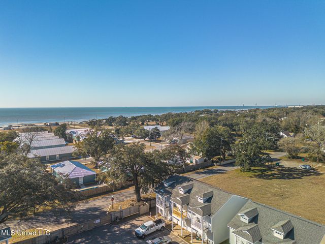 1101 Century Oaks Drive, B, Gulfport, MS 39507