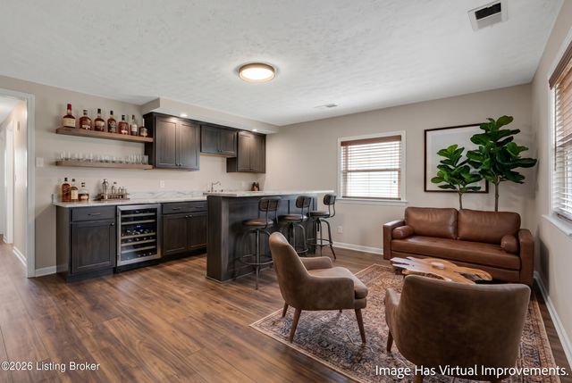 1721 Model Rd, Louisville, KY 40216