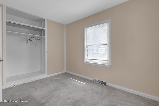 1721 Model Rd, Louisville, KY 40216