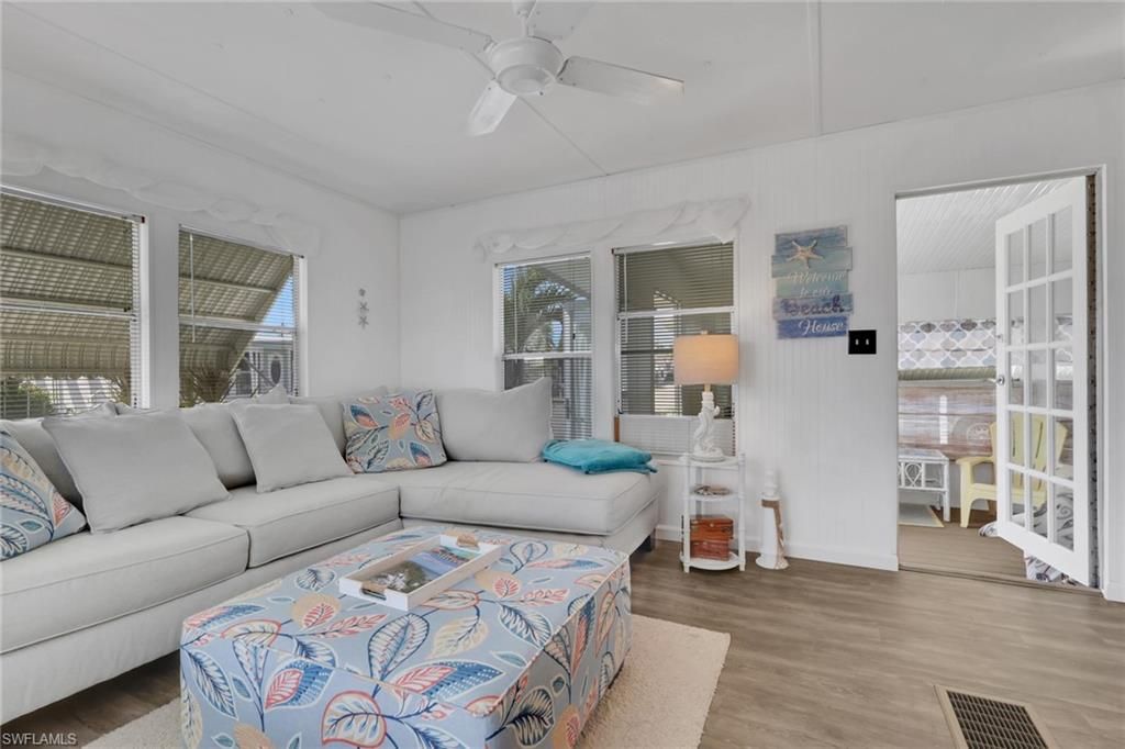 143 Moorhead MNR 143, NAPLES, FL 34112 — photo 2
