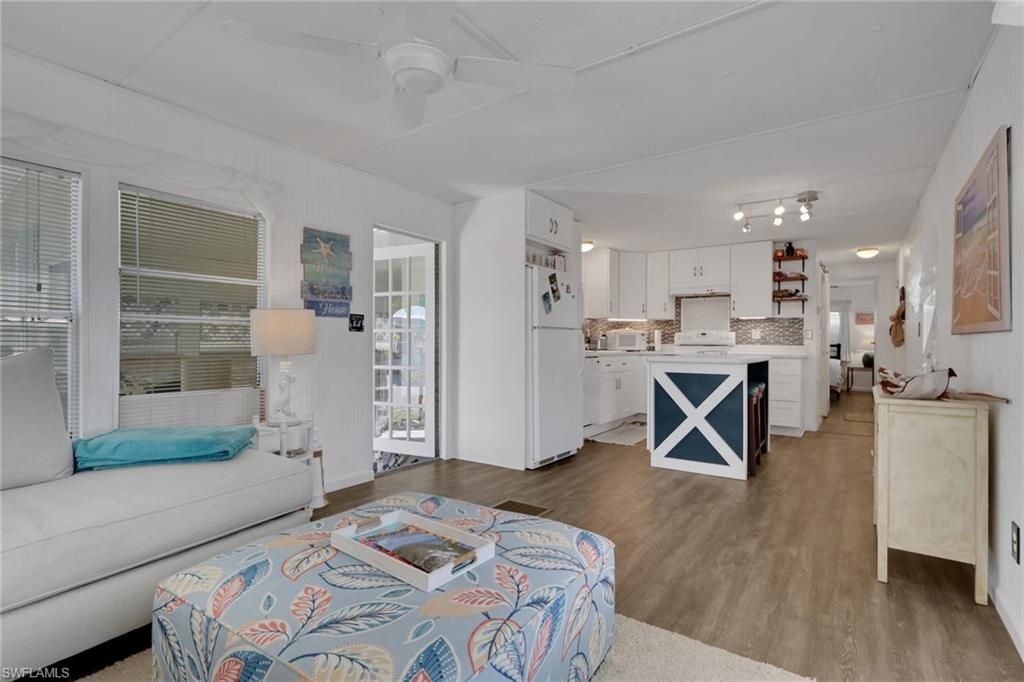 143 Moorhead MNR 143, NAPLES, FL 34112 — photo 3