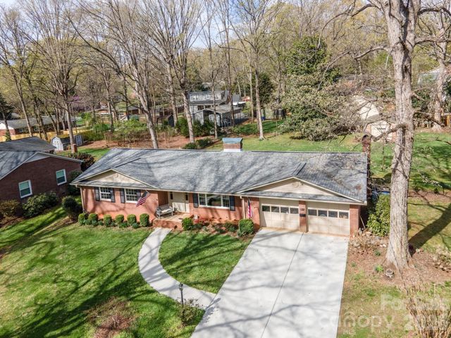 513 2nd Avenue Place NE, Conover, NC 28613