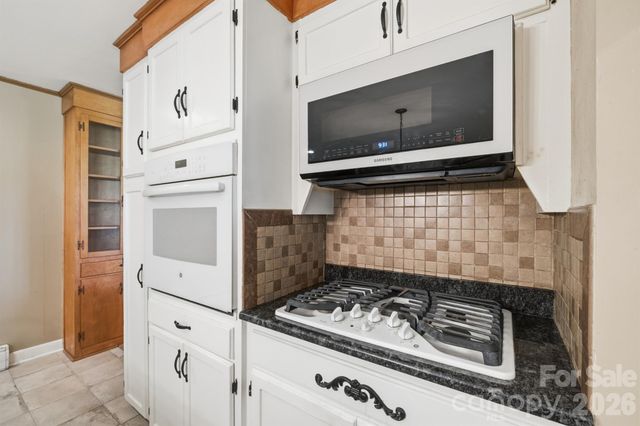 513 2nd Avenue Place NE, Conover, NC 28613