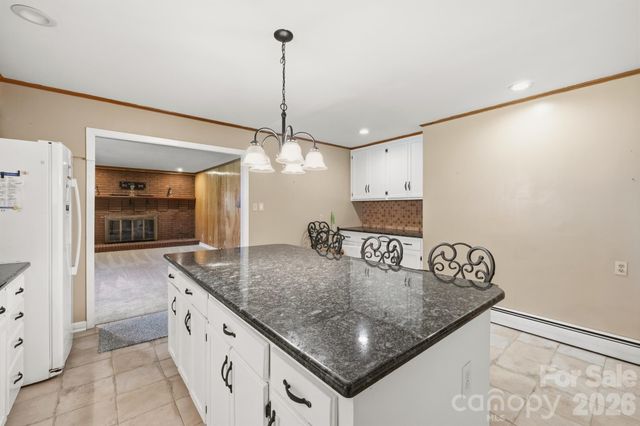 513 2nd Avenue Place NE, Conover, NC 28613