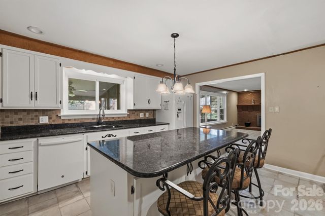 513 2nd Avenue Place NE, Conover, NC 28613