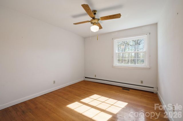 513 2nd Avenue Place NE, Conover, NC 28613