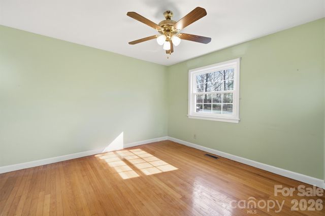 513 2nd Avenue Place NE, Conover, NC 28613